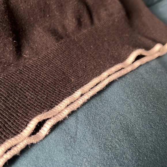 Black & white Graphic sweater w/ french La Nouvelle Vague writing “the new wave” - Picture 7 of 8